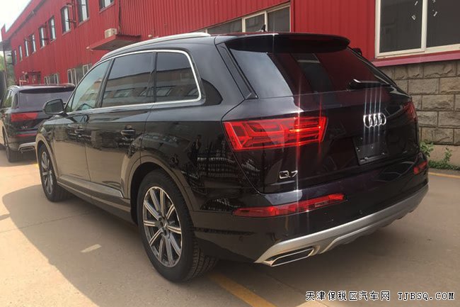 2019款奧迪Q7加規(guī)版 駕駛包/駕輔包/環(huán)影現(xiàn)車69.5萬優(yōu)享