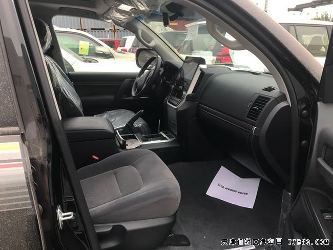 2019款豐田酷路澤4.5T中東版 8氣囊/18輪/天窗現(xiàn)車103萬
