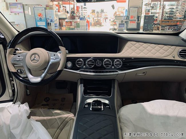 2019款奔馳邁巴赫S560加規(guī)版 四座/20輪/夜視現(xiàn)車288萬(wàn)