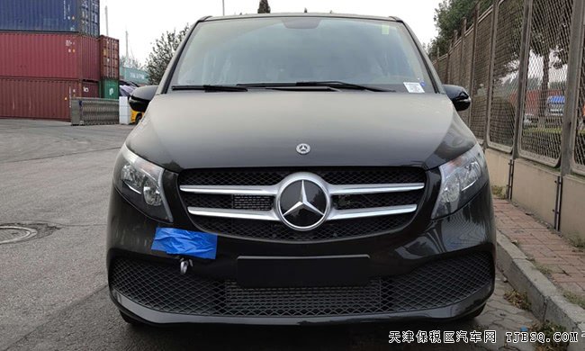 2020款奔馳V250中東版 17輪/實(shí)心標(biāo)志/前包圍現(xiàn)車43.5萬(wàn)