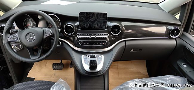 2020款奔馳V250中東版 17輪/實(shí)心標(biāo)志/前包圍現(xiàn)車43.5萬(wàn)