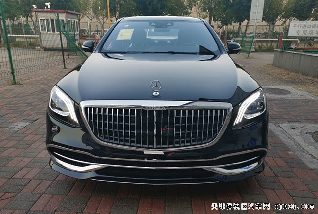 2019款奔馳邁巴赫S560加規(guī)版 4座/小桌板/夜視現(xiàn)車249萬(wàn)
