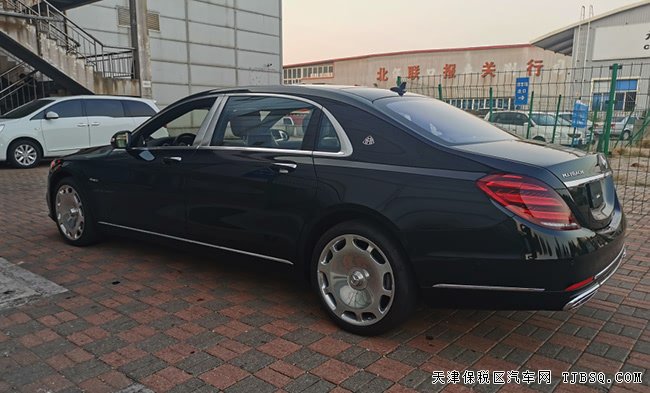 2019款奔馳邁巴赫S560加規(guī)版 4座/小桌板/夜視現(xiàn)車249萬(wàn)