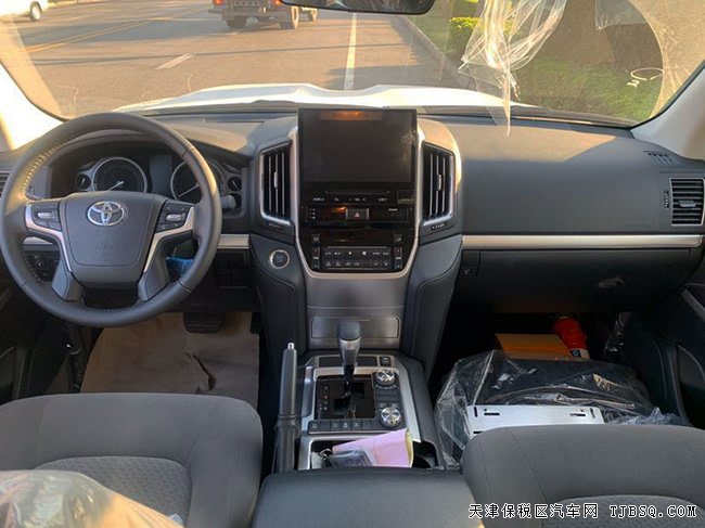 2020款豐田酷路澤5700中東版 KDSS/18輪/天窗現(xiàn)車102萬