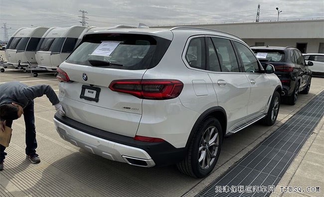 2020款寶馬X5墨西哥版 19輪/金屬漆/全景天窗現(xiàn)車65.5萬