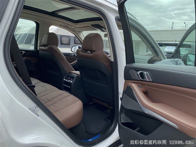 2020款寶馬X5墨西哥版 19輪/金屬漆/全景天窗現(xiàn)車65.5萬