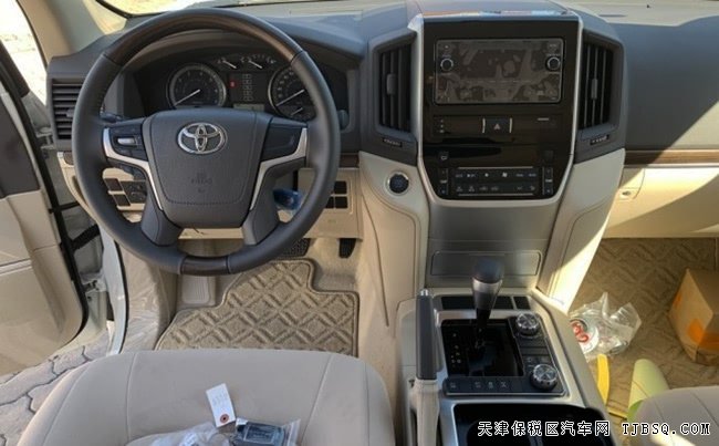 20款豐田酷路澤4000中東版 7座/17輪/金屬漆現(xiàn)車62.8萬