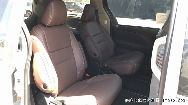 20款豐田塞納四驅(qū)頂配版 環(huán)影/金屬漆/雙天窗現(xiàn)車57萬(wàn)
