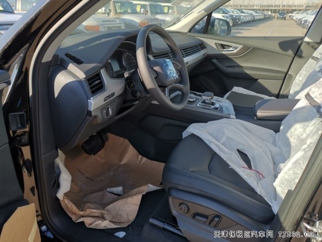 平行進口車19款奧迪Q7歐規(guī)版 18輪/真皮/全景現(xiàn)車54萬