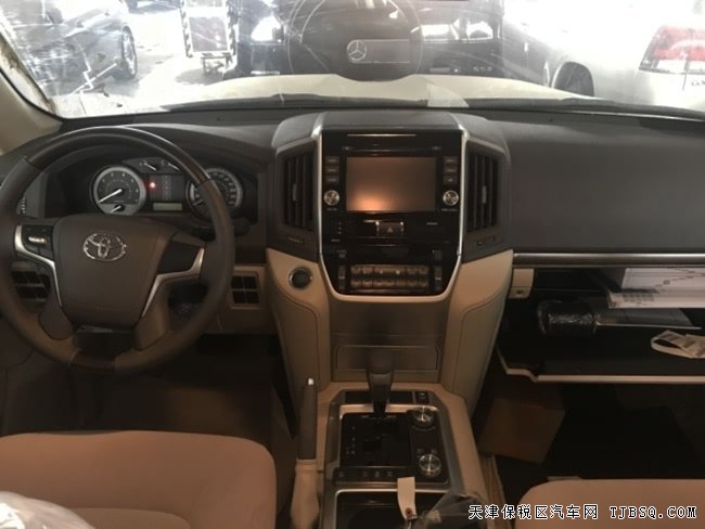 2020款豐田酷路澤4000中東版 18輪/天窗/航踏現(xiàn)車64.6萬