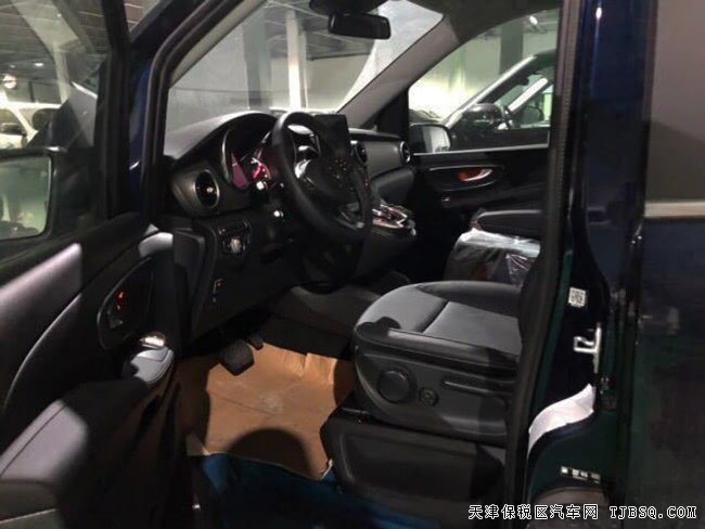 19款奔馳V250墨西哥版 17輪/真皮座椅/電尾現(xiàn)車43.5萬