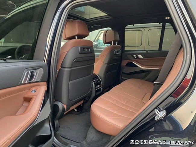 2020款寶馬X5M加規(guī)版 保稅區(qū)現(xiàn)車熱賣鉅惠來襲