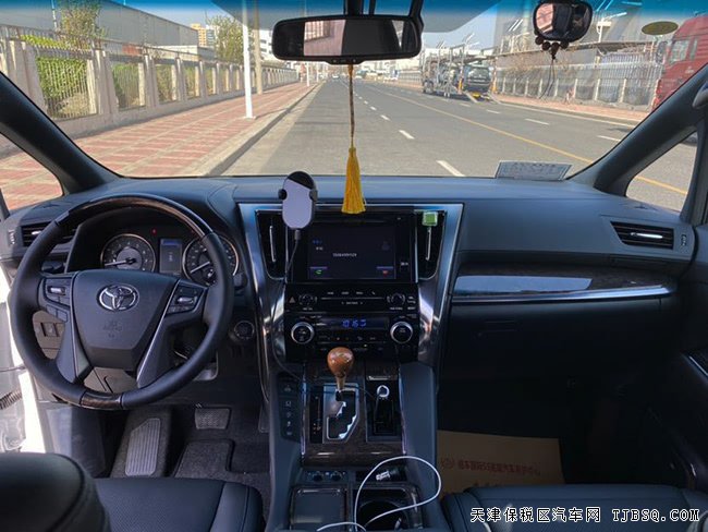 平行進口車19款豐田埃爾法3.5L尊貴版 天津港現(xiàn)車100萬