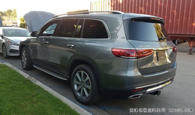 2020款奔馳GLS450美規(guī)版 6座/全景天窗/20輪現(xiàn)車90.5萬(wàn)