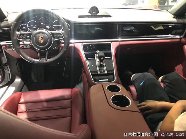 2019款保時(shí)捷Panamera4S加規(guī)版 經(jīng)典轎跑極致熱賣