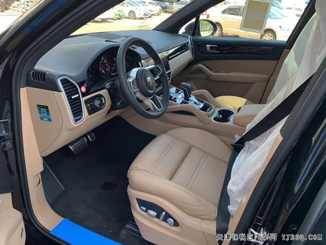 2020款保時(shí)捷卡宴3.0T加規(guī)版 21輪/大豪華包現(xiàn)車96萬購(gòu)