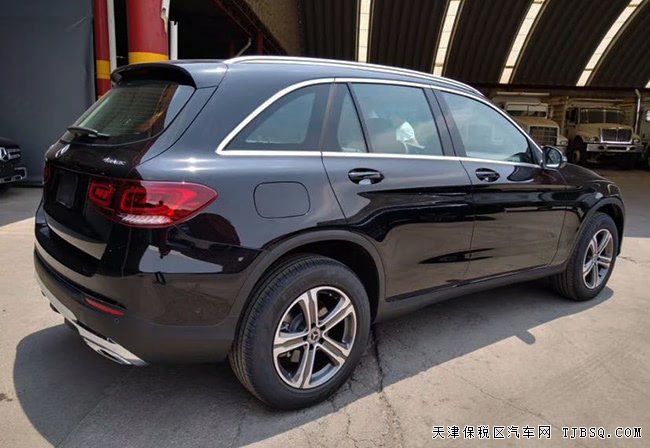 2020款奔馳GLC300墨西哥版 18輪/全景天窗現(xiàn)車38萬(wàn)優(yōu)購(gòu)