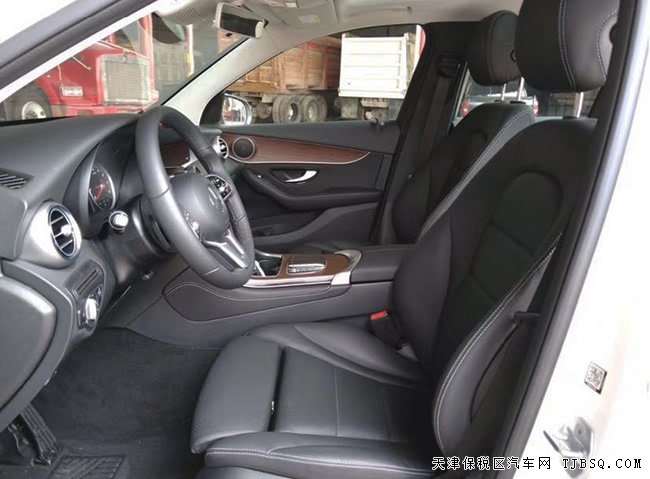 2020款奔馳GLC300墨西哥版 18輪/全景天窗現(xiàn)車38萬(wàn)優(yōu)購(gòu)