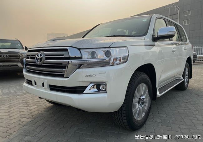 2020款豐田酷路澤5700中東版 遙啟/18輪/天窗現(xiàn)車103萬
