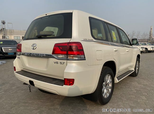 2020款豐田酷路澤5700中東版 遙啟/18輪/天窗現(xiàn)車103萬