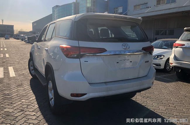 2019款豐田穿越者2700中東版 3氣囊/7座/17輪現(xiàn)車28.3萬(wàn)