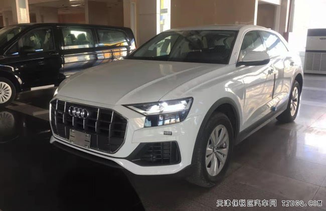 19款奧迪Q8中東版 19輪/LED大燈/全景天窗現(xiàn)車69萬鉅惠