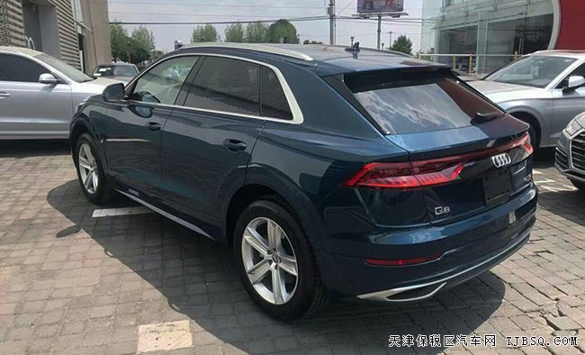 2019款?yuàn)W迪Q8墨西哥版 矩陣大燈/BO音響/全景現(xiàn)車(chē)86萬(wàn)