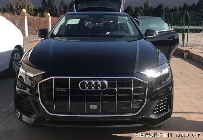 2019款?yuàn)W迪Q8中東版 19輪/真皮座椅/全景天窗現(xiàn)車74萬