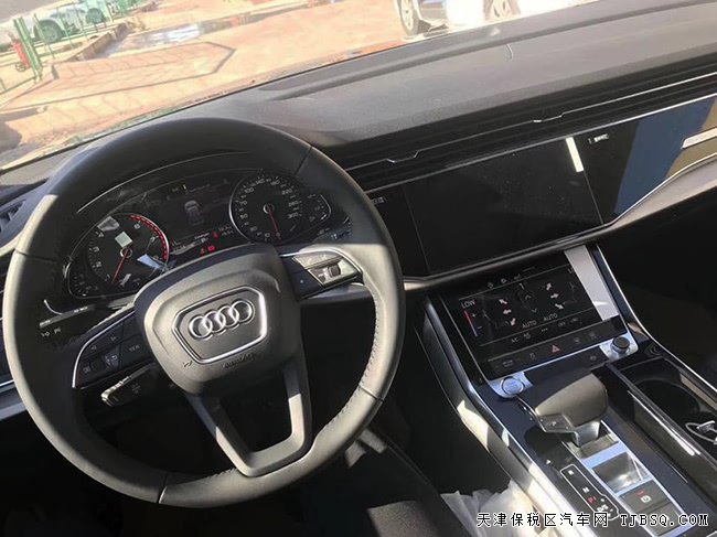 2019款?yuàn)W迪Q8中東版 19輪/真皮座椅/全景天窗現(xiàn)車74萬