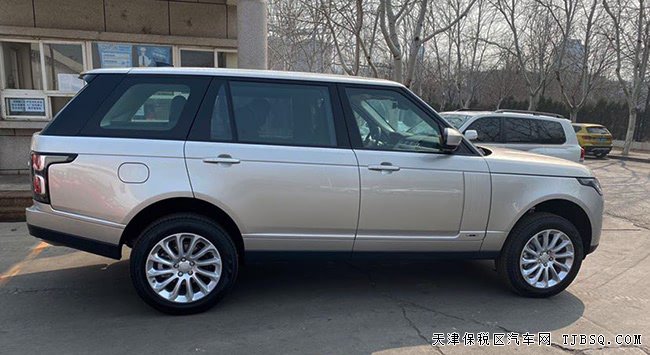 2019款路虎攬勝汽油加長(zhǎng)版 20輪/電吸門/二代現(xiàn)車123萬(wàn)
