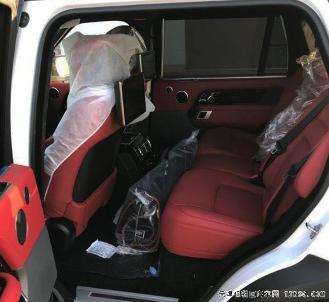 20款路虎攬勝3.0T柴油創(chuàng)世加長(zhǎng)版 21輪/300PA現(xiàn)車(chē)138萬(wàn)
