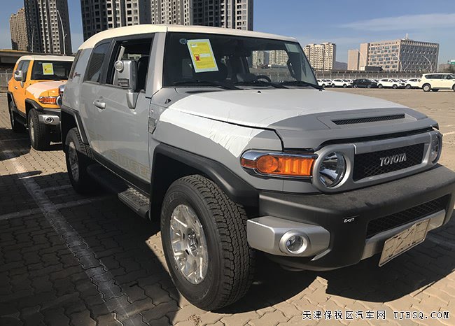 2020款豐田FJ酷路澤中東版 8氣囊/JBL/17輪現(xiàn)車54.5萬(wàn)