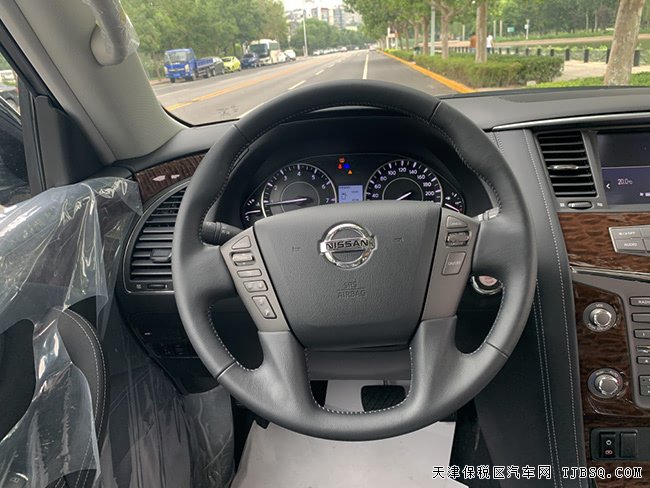 2019款日產(chǎn)途樂(lè)Y62中東版 18輪/天窗/電尾門(mén)現(xiàn)車(chē)49.2萬(wàn)