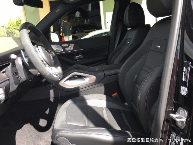 新款奔馳GLE53AMG加版高配 港口國六即將現(xiàn)車火爆預售