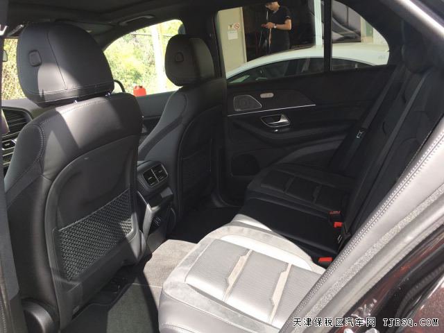 新款奔馳GLE53AMG加版高配 港口國六即將現(xiàn)車火爆預售