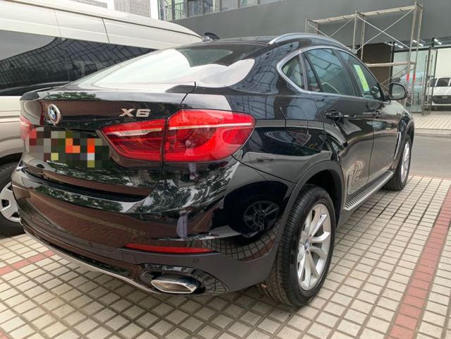 天津港中東版 寶馬X6 19款 3.0T 標(biāo)準(zhǔn) 僅售62萬5 現(xiàn)車手續(xù)齊