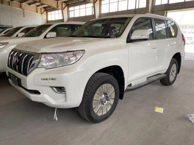 絕版霸道4.0，  港口現車九氣囊天窗后掛，僅售64.3萬