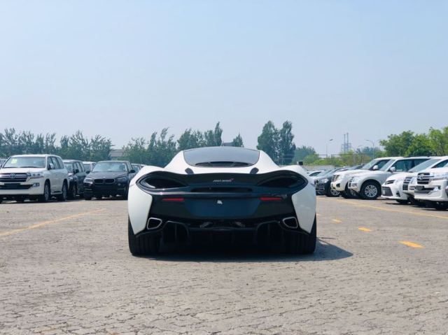 豪華超跑，邁凱輪570S 3.8Tcoupe，港口現(xiàn)車！