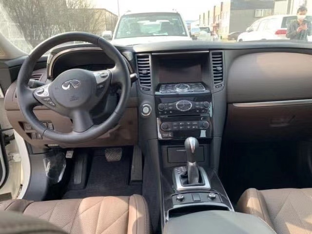 19款英菲尼迪QX70 3.7L自然吸氣港口特供車型僅售42.5萬