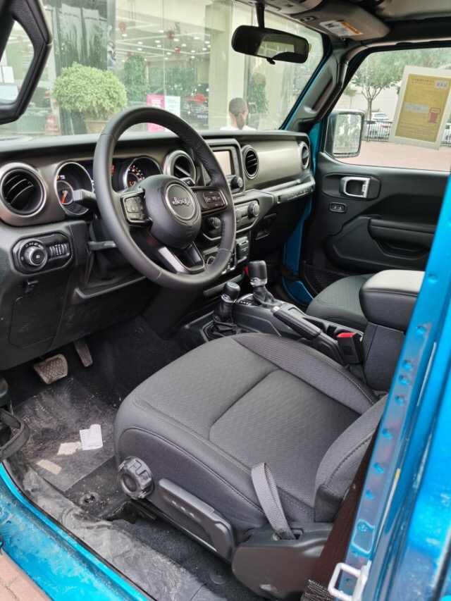 20款JEEP牧馬人SPORT S版 港口現(xiàn)車充足顏色齊全39萬起