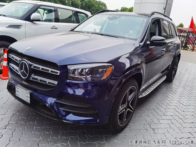 國六奔馳GLS4月中交車，預(yù)購價(jià)格優(yōu)惠，僅售120萬！