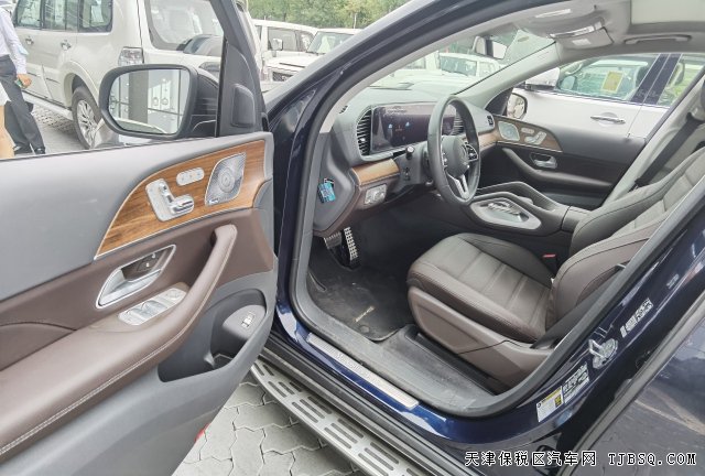 國六奔馳GLS4月中交車，預(yù)購價(jià)格優(yōu)惠，僅售120萬！