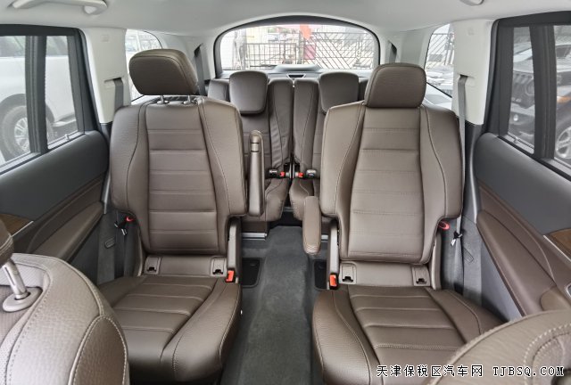 國六奔馳GLS4月中交車，預(yù)購價(jià)格優(yōu)惠，僅售120萬！