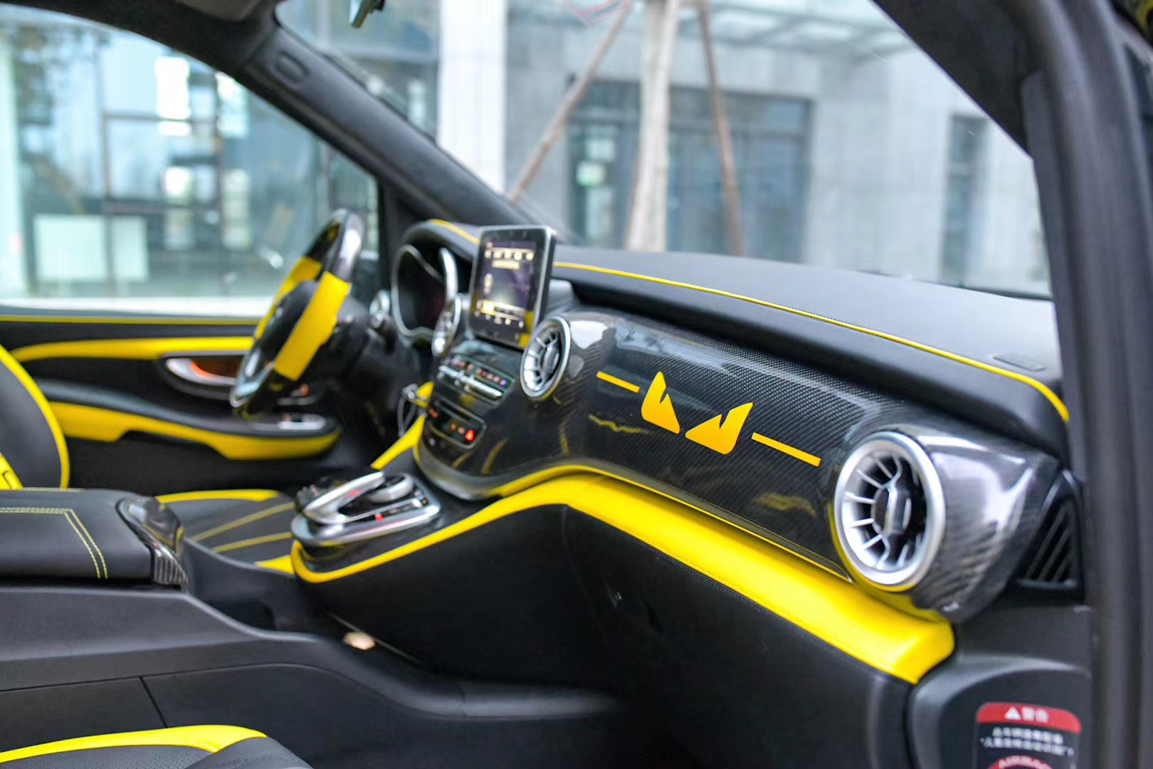 奔馳V250進口系列私人定制版 港口現(xiàn)車僅售65萬