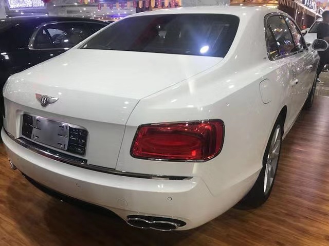18ewYV8S 4.0TͰۿޕr(sh)(yu)235f(wn)