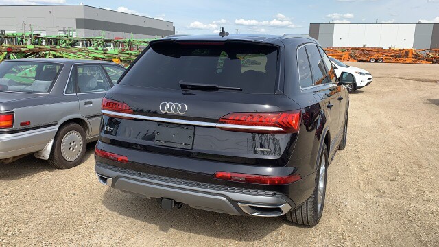 20款?yuàn)W迪Q7舒適版3.0T 港口現(xiàn)車(chē)國(guó)六預(yù)售鉅惠僅售68.5萬(wàn)