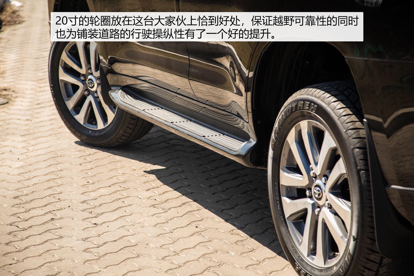 售價(jià)123萬元的2020款豐田蘭德酷路澤 5.7L自動(dòng)VXS車型 現(xiàn)已正式上