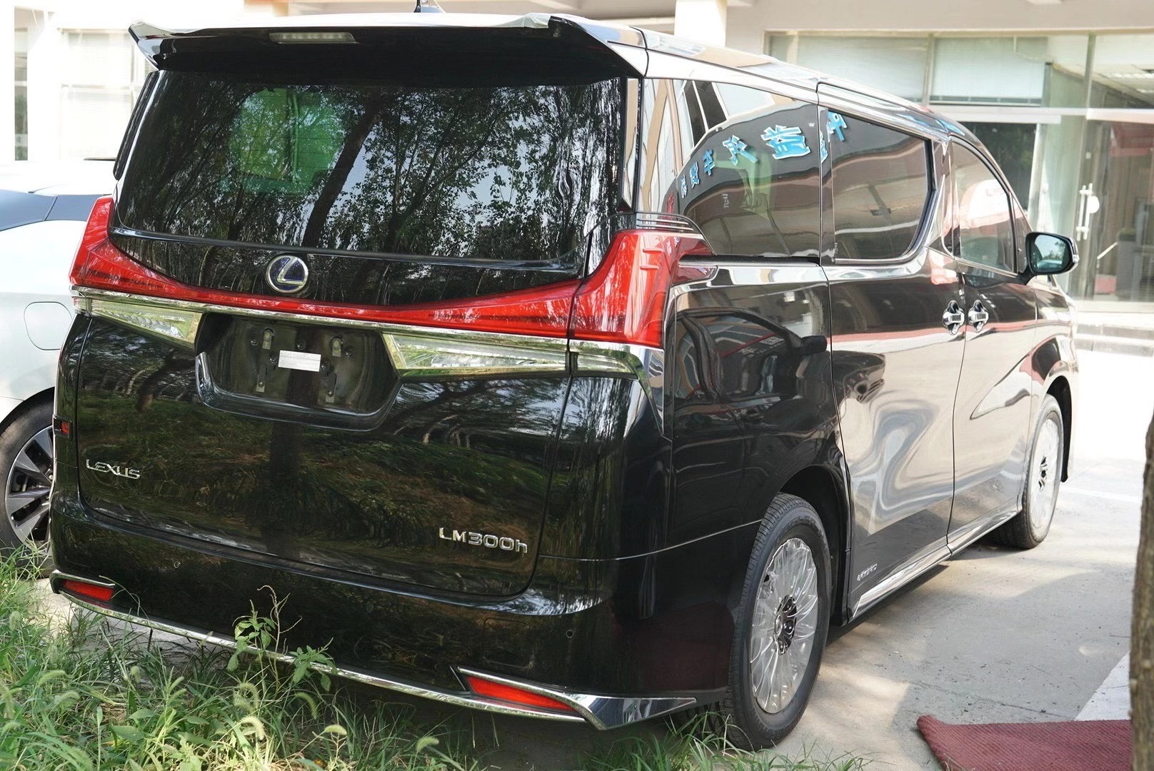 20款雷克薩斯LM300 2.5 油電混動(dòng) 四座 146萬(wàn)