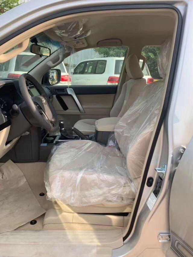 20款霸道4000TXL后掛備胎版 港口現(xiàn)車特價(jià)一臺(tái)59萬(wàn)