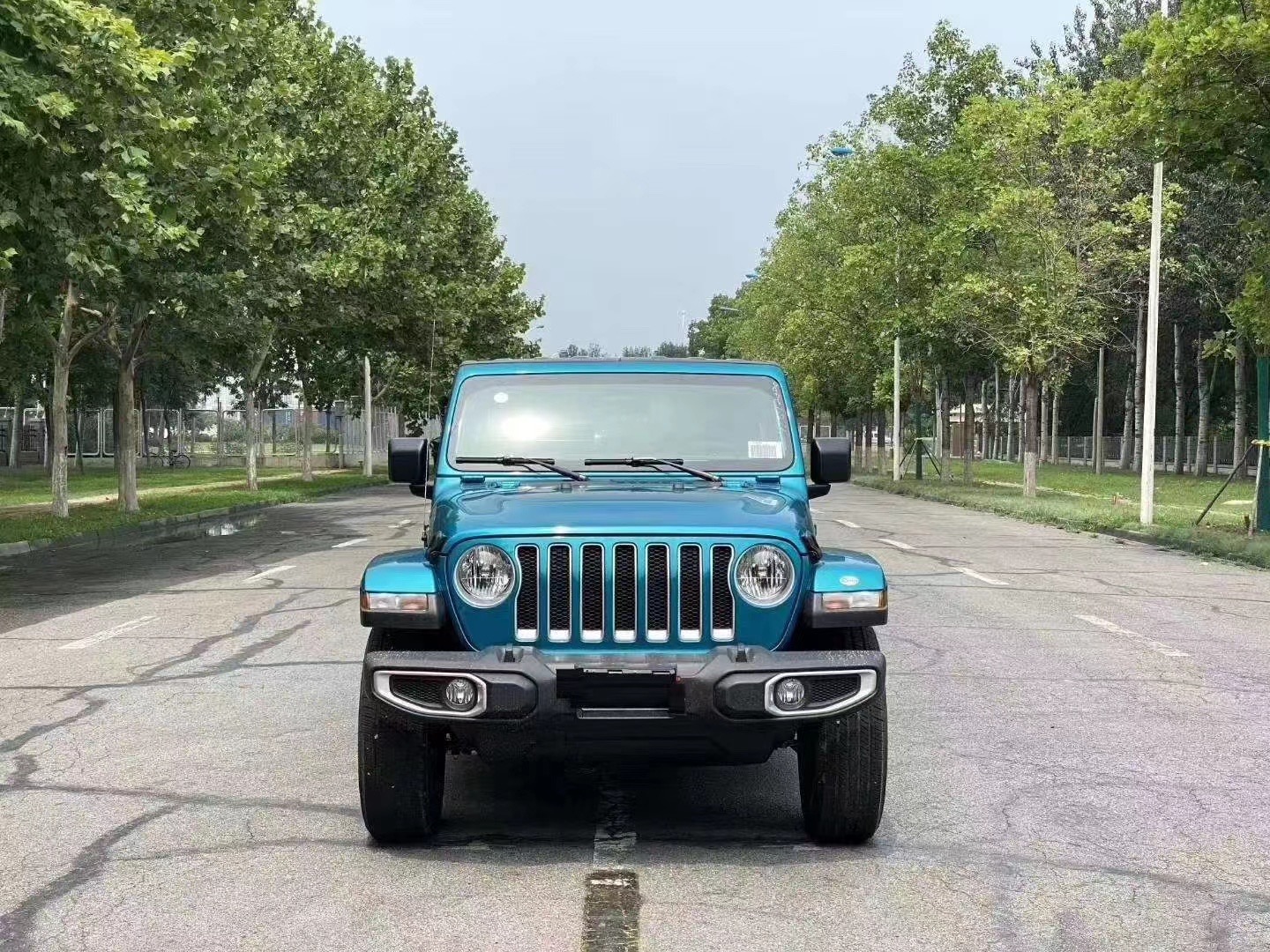 20款JEEP牧馬人撒哈拉 港口現(xiàn)車特價一臺僅售44萬